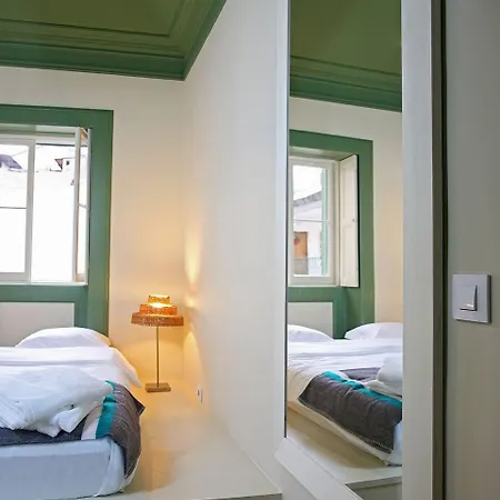 29 Madeira Albergue *